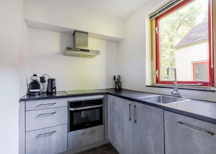 Holiday home 4 - Persoons Lakeside 63 Sauna Ewijk