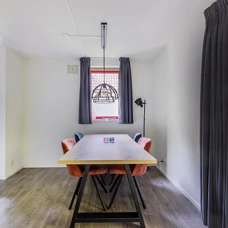 4 - Persoons Lakeside 63 Sauna 度假居 *