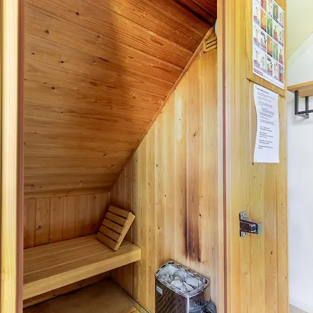 펜션 4 - Persoons Lakeside 63 Sauna *