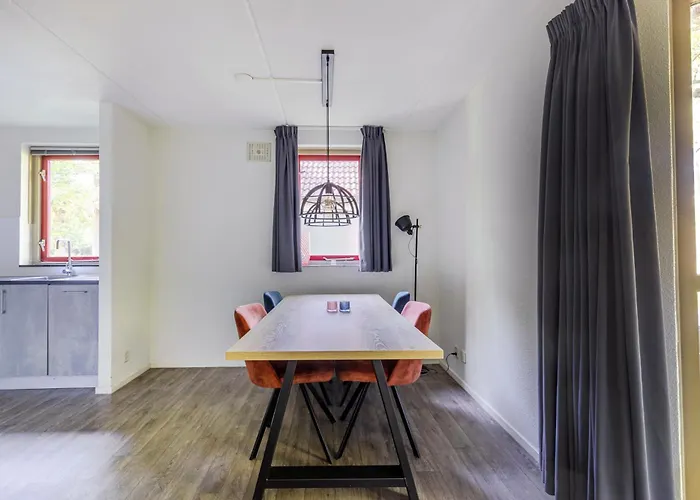 4 - Persoons Lakeside 63 Sauna 度假居 *